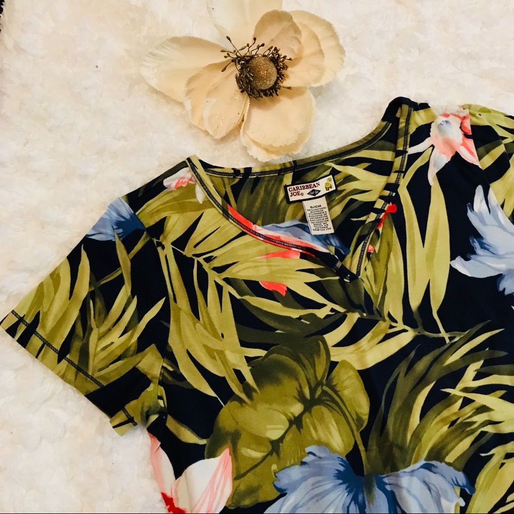 🆑 CARIBBEAN JOE tropical V neck knit top